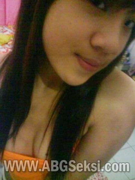 cewek abg smp pamer toket ranum