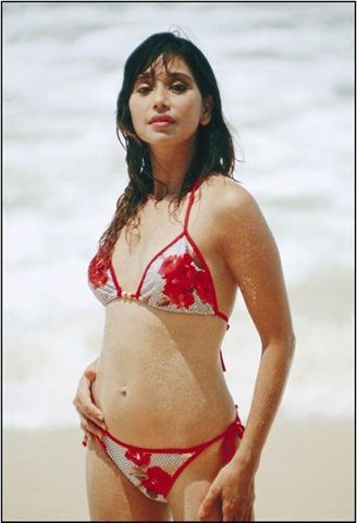 sarah azhari hot