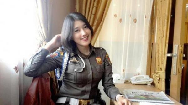 wanita cantik indonesia