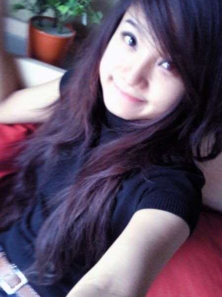cewek cantik bugil ngangkang