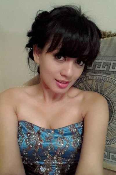 celana dalam wulan guritno