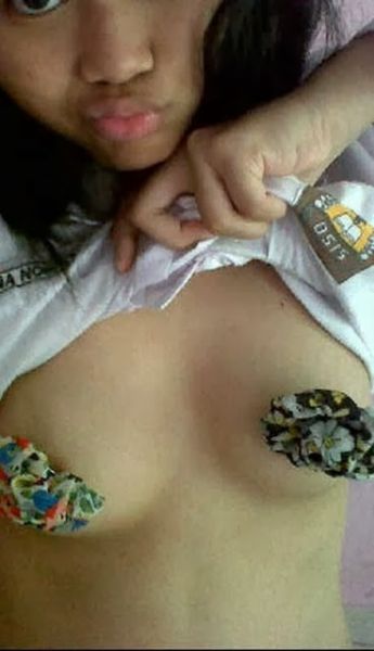 memek bugil lagi ngangkang