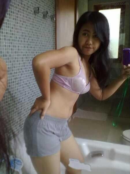 ber jilbab cewek mulus manis