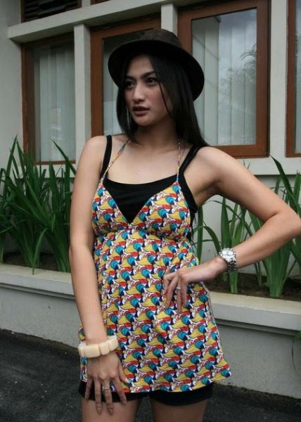cewek telanjang bulat di foto