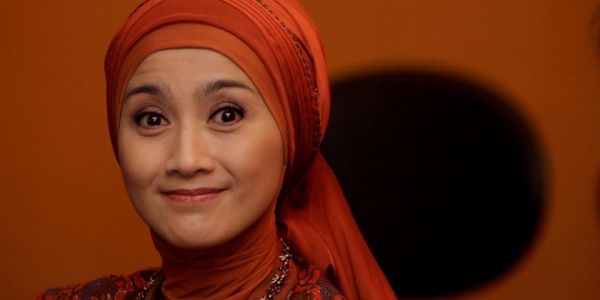 gambar desi ratnasari