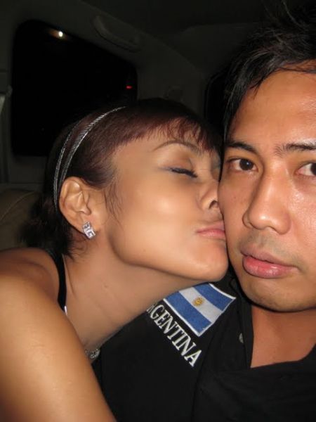 meremas payudara wanita bugil