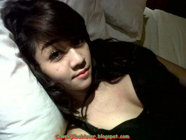 riry kerudung bugil