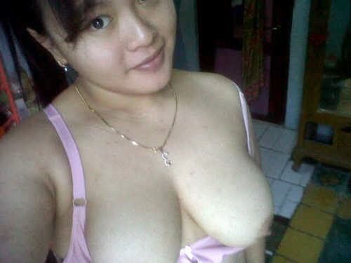 gadis bugil