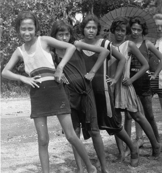 gadis cina telanjang