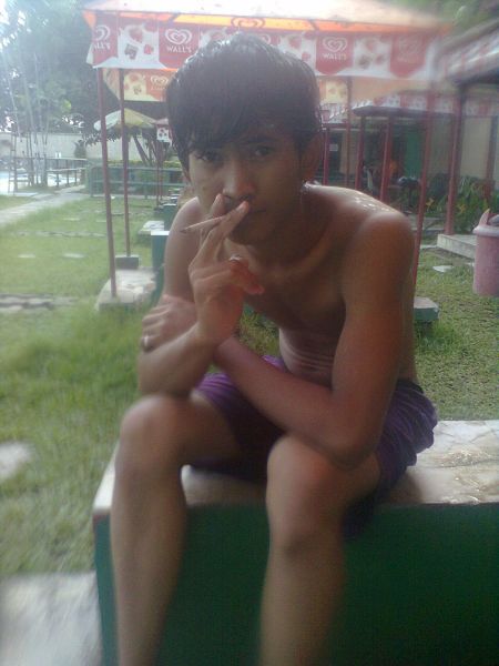 cut memey buka baju