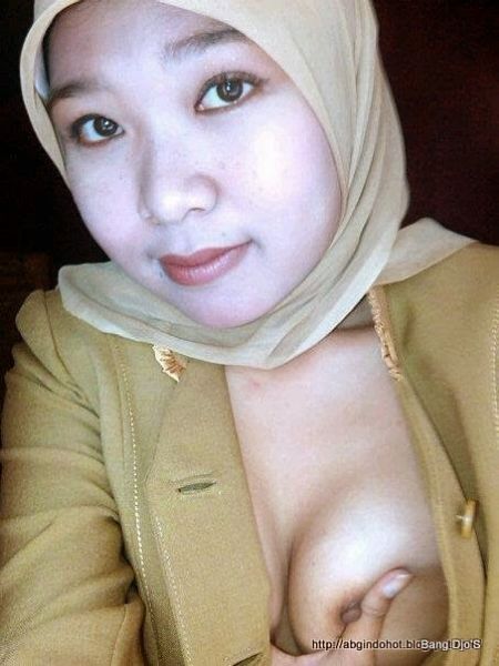 gambar gadis telanjang