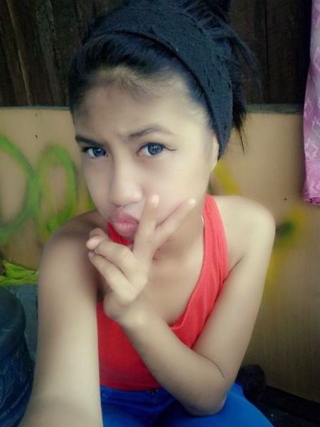 artis cewek bungil