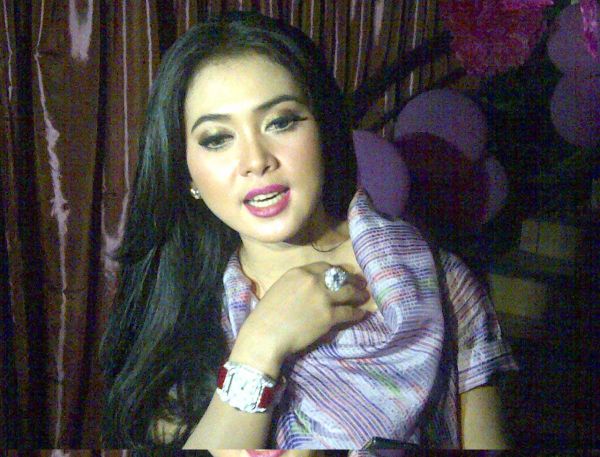 aura kasih telanjang