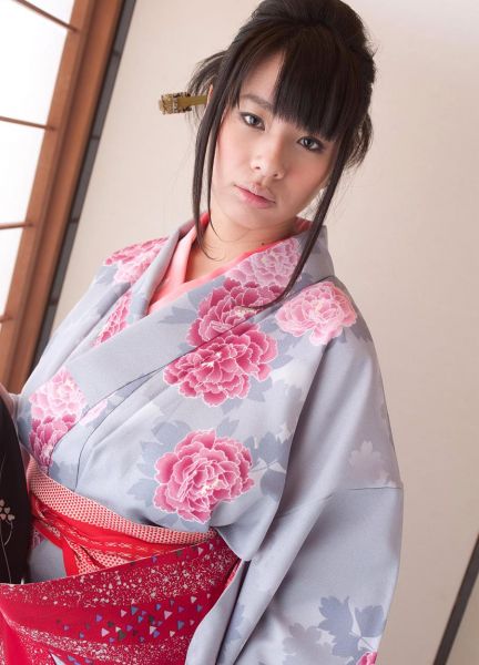 pakaian wanita jepang
