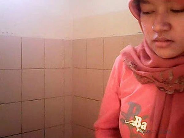 ngintip cewek ganti baju