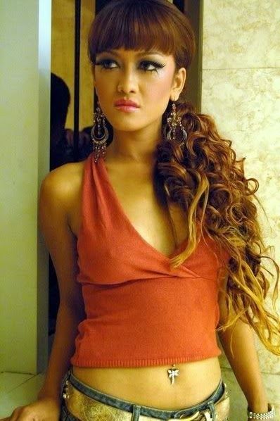 sandra dewi bugil