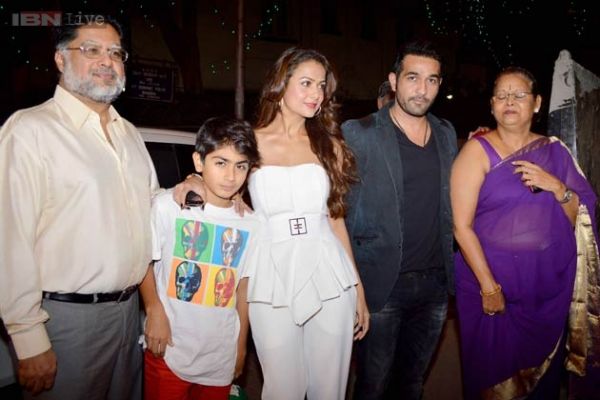 kareena kapoor husband name