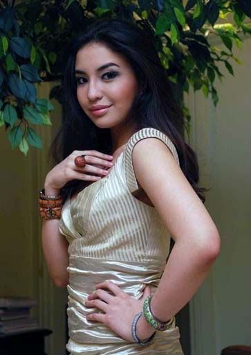 sandra dewi bugil