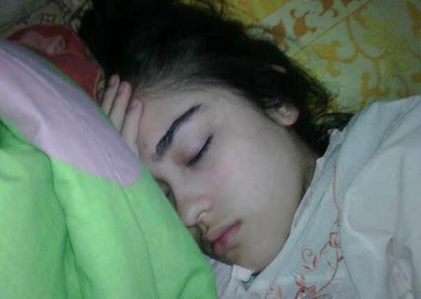 cewek tidur montok
