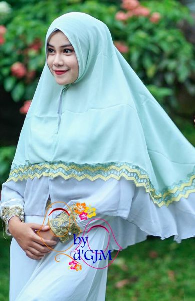 foto payudara dipegang