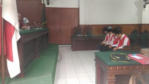 di perkosa ustazah