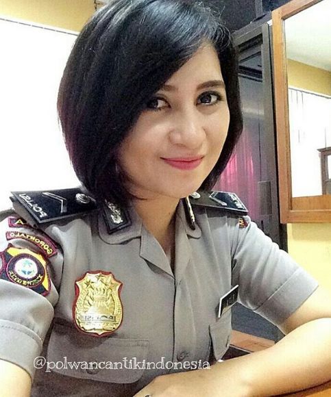 polwan cantik bugil