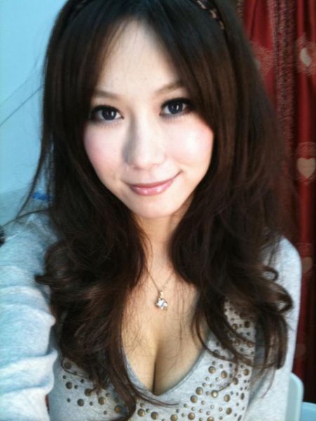 meramas dada montok gadis