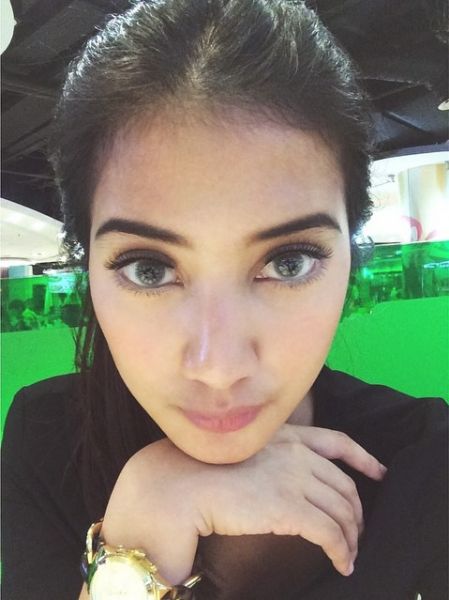 artis indonesia bugil syahrini