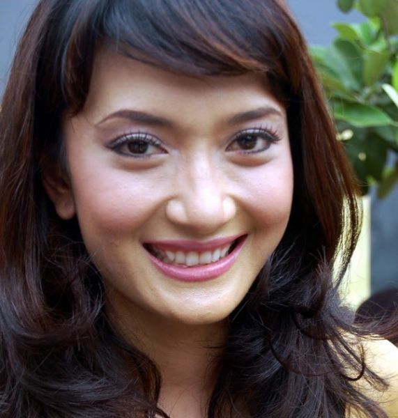 cewek telanjang bulat di foto