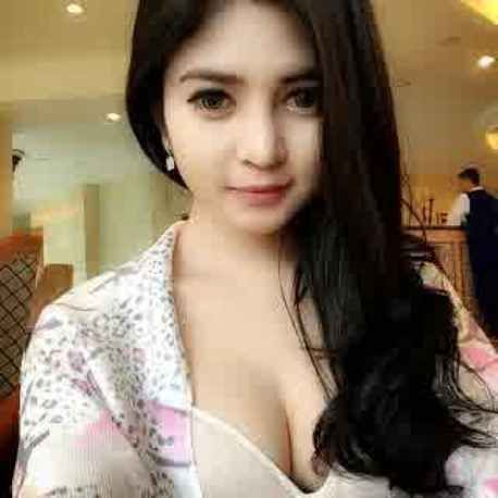 pamer payudara artis