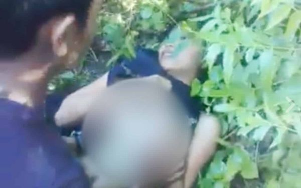 ketahuan mesum di kebun teh
