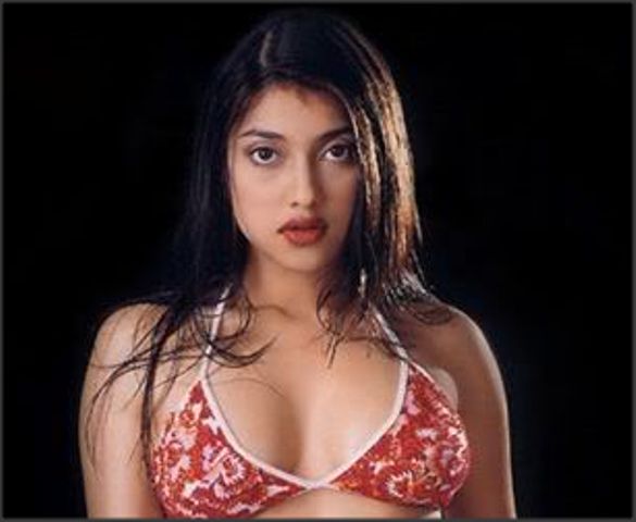 ayu azhari