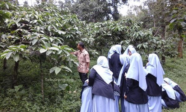 siswi panas