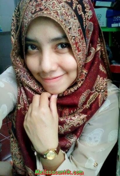 gadis berjilbab nakal