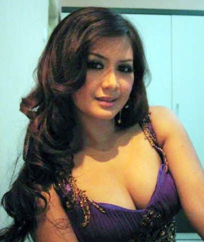 gambar memek luna maya