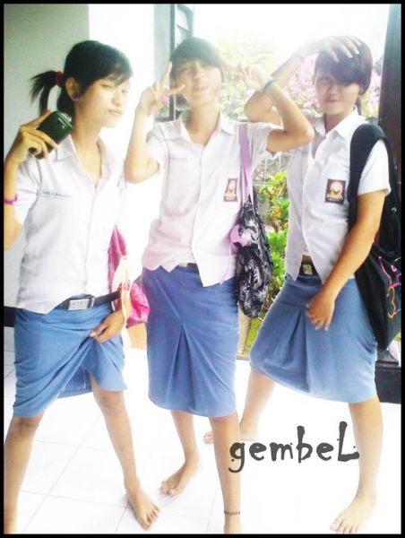 tidur bugil