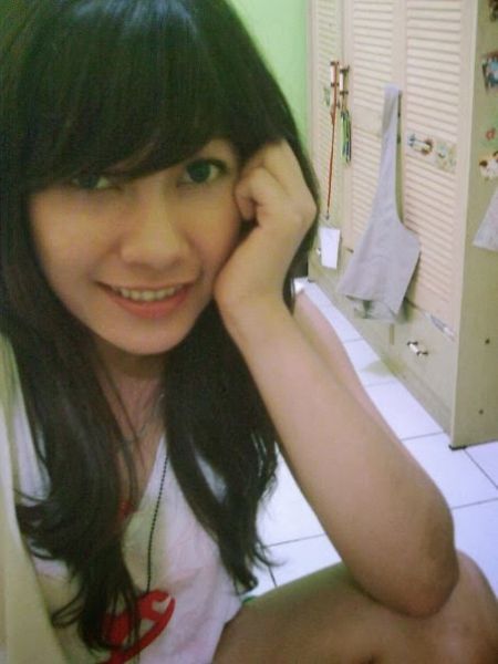gadis telanjang