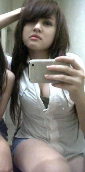 gadis sma bugil