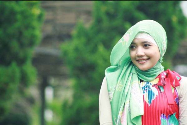 gadis seragam smp