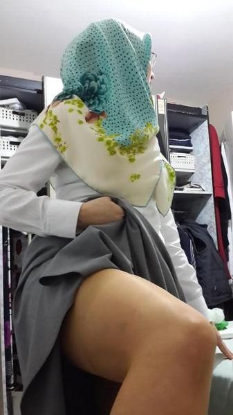 gadis nyepong kontol