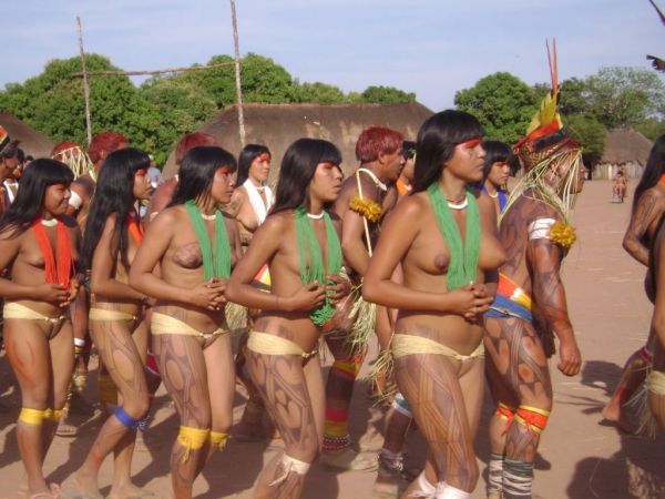 budaya suku asmat