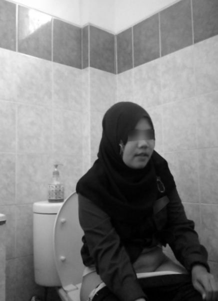 wanita bugil