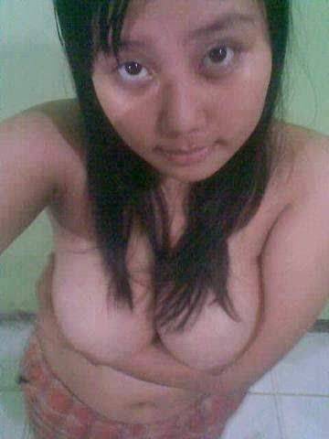 slimpics memek online gambar 1