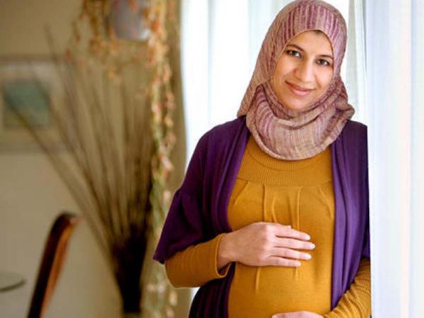 wanita melahirkan