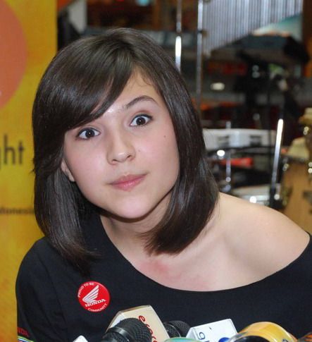 model rambut artis indonesia