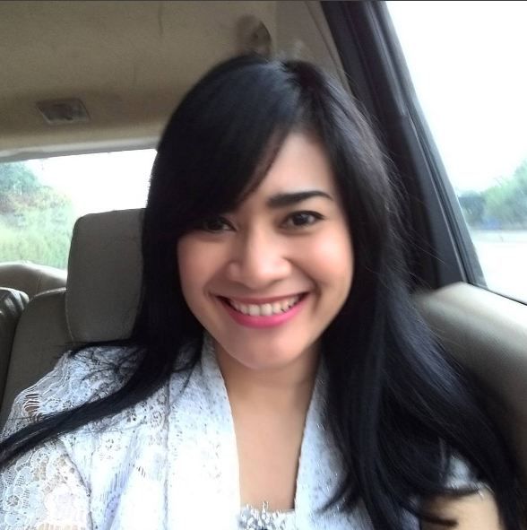 artis telanjang bulat