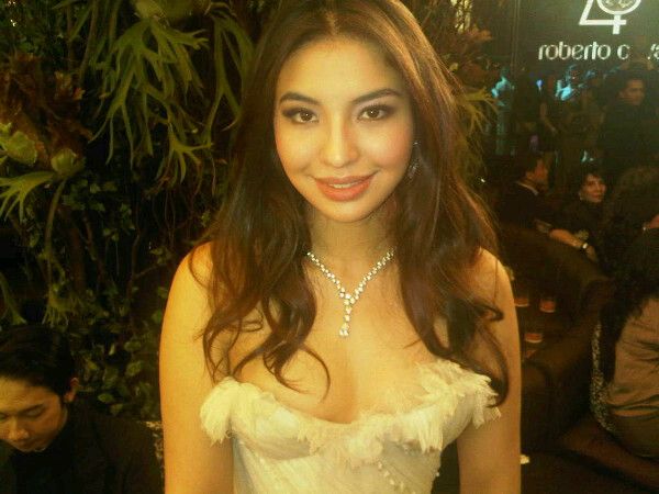 berita manohara odelia pinot