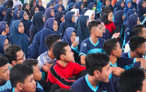 seragam smp gay