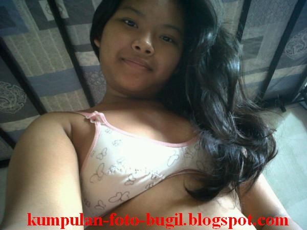 abg bugil pamer memek