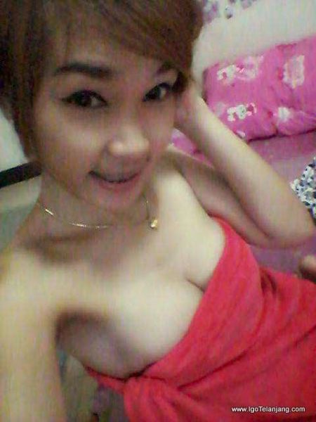 cewek masturbasi